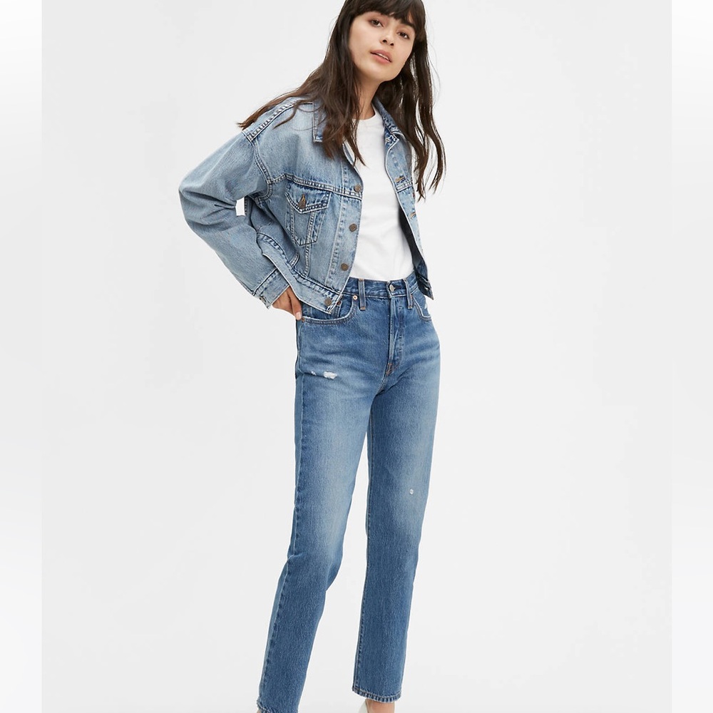Levis 501 button fly classic fit straight leg size 25 32”inseam Athens dark wash